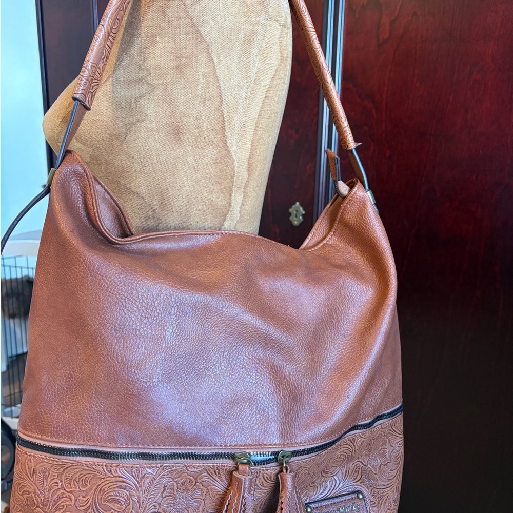 Elegant Brown Leather Hobo Bag - Picture 4 of 5